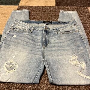 Judy Blue Size 32 distressed skinny fit jeans